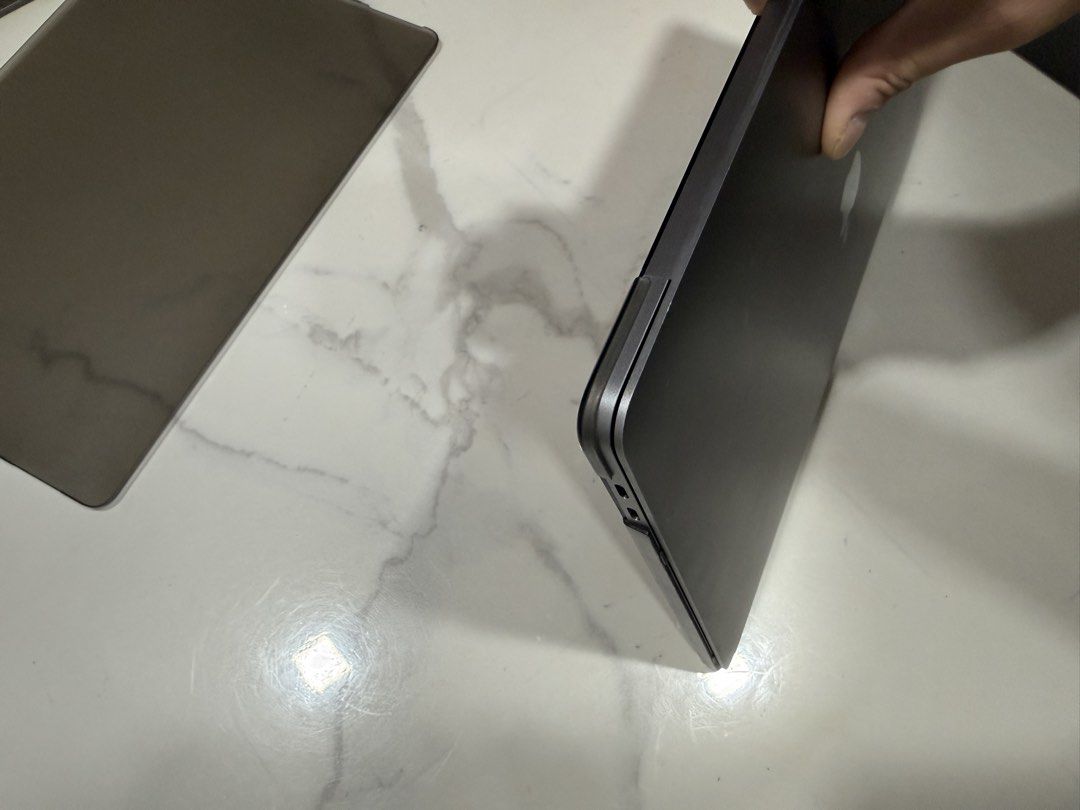 MacBook Pro 16-inch (2019)420611371870474246