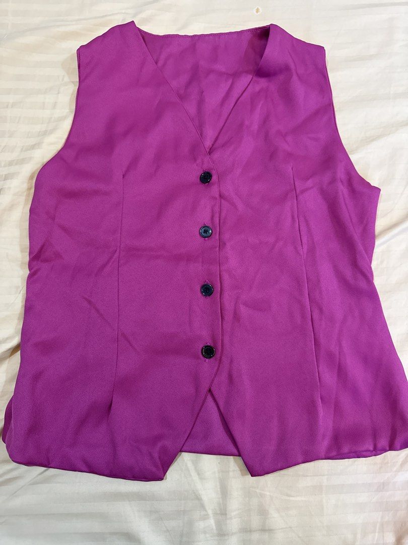 Magenta Vest and Shorts Set (Category: Sets or Coordinates) located in Davao. Submitted by therealtrader8 (Listing ID 1430120686, Image 2). Description: .