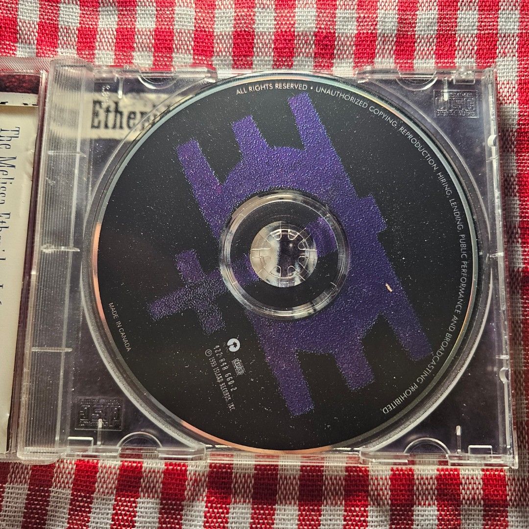 Melissa Etheridge - Yes I Am - CD VG Condition (Category: CDs & DVDs) located in Quezon City. Submitted by serefrenpaz (Listing ID 1430181119, Image 2). Description: Original CD album of Melissa Etheridge's "Yes I Am". Includes the CD, the jewel case, and the booklet with lyrics and photos. The CD is made in Canada. Features tracks like "I'm the Only One", "Come to My Window", and "Yes I Am"..