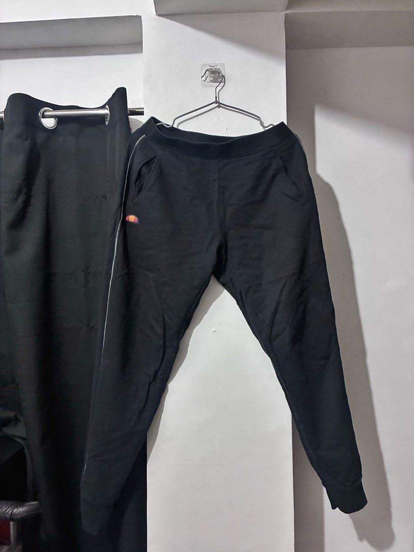 Men's Bertoni Track Pant Black (Category: Activewear) located in Quezon City. Submitted by rapsduino25-80075 (Listing ID 1430039877, Image 1). Description: - Men's Bertoni Track Pants - Color: Black - Brand: Ellese - Perfect for casual wear or workouts.