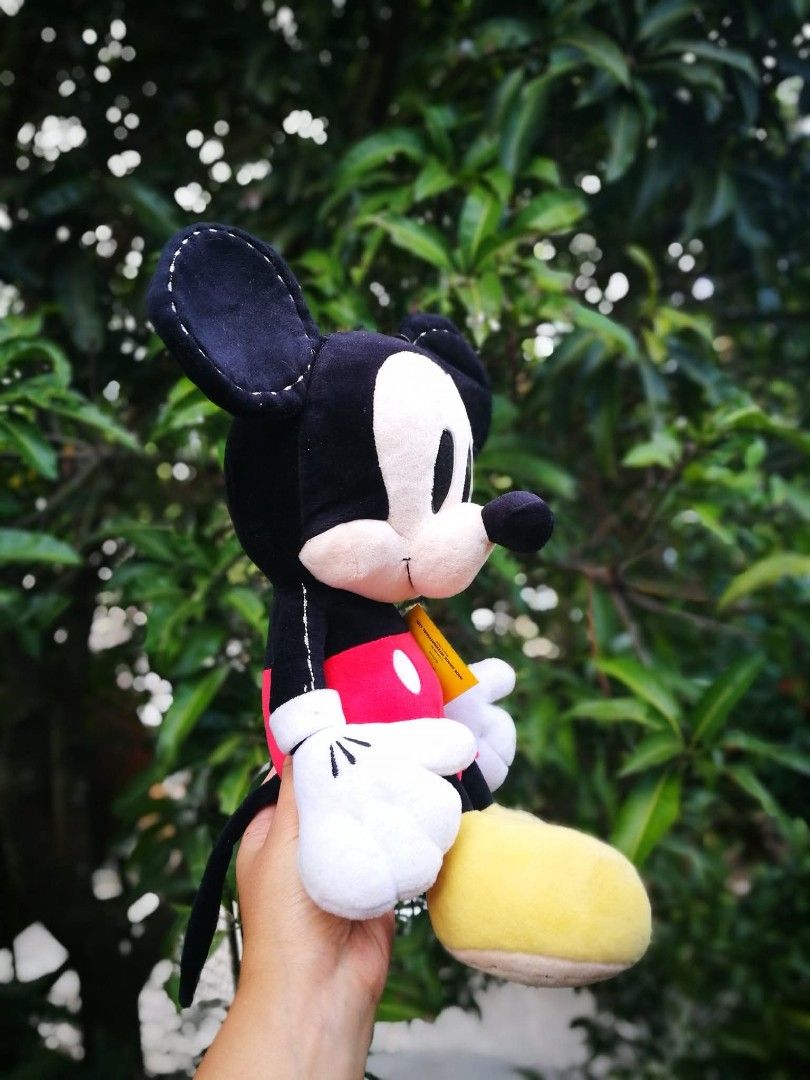 Mickey Mouse 90th Anniversary Plush Keychain (Category: Plushies & Soft Toys) located in Baguio. Submitted by boxmania (Listing ID 1430190558, Image 2). Description: From HK/UK/Dubai/Canada or Japan Surplus Box What you see is what you get No return, no exchange (random item po nakukuha ng seller sa box).
