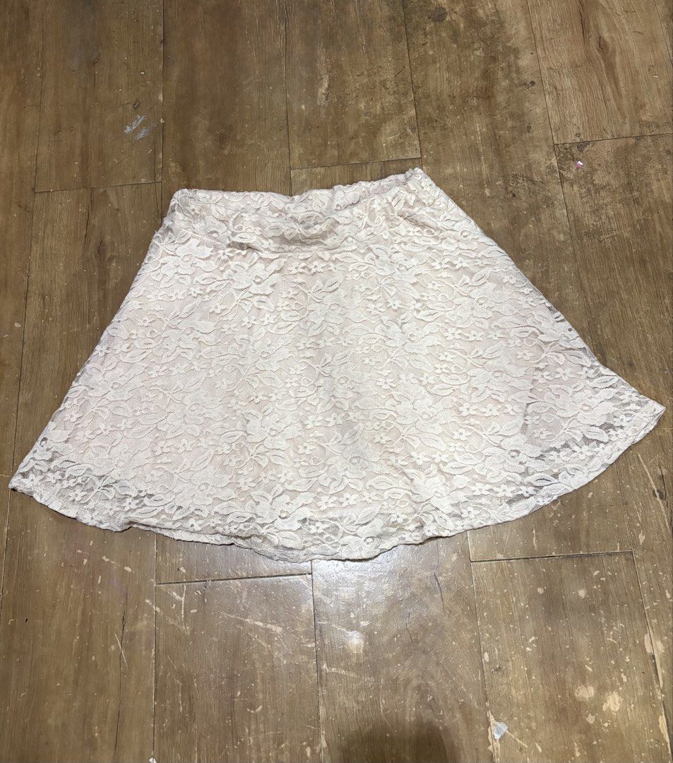 Mini Lace Coquette Skirt (Category: Skirts) located in Manila. Submitted by agldnlrms (Listing ID 1430128768, Image 1). Description: Flaw: Has a hole on the skirt’s waistband.