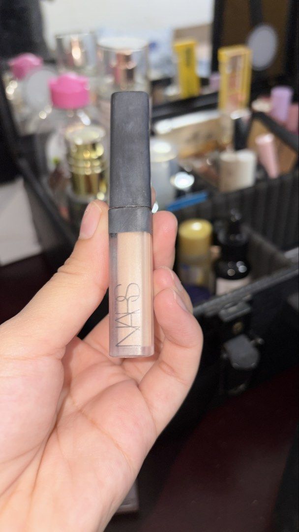 NARS Radiant Creamy Concealer (Category: Makeup) located in Manila. Submitted by matchacreamcheese (Listing ID 1430065361, Image 2). Description: shade custard .