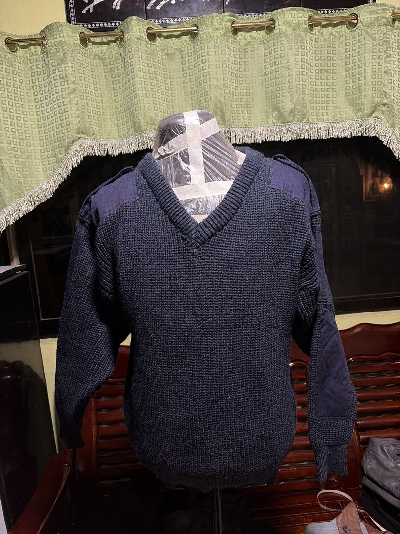 Navy Blue V-Neck Sweater (Category: Coats, Jackets and Outerwear) located in Makati City. Submitted by secondselection (Listing ID 1430141354, Image 2). Description: W 22in L 25.5in.