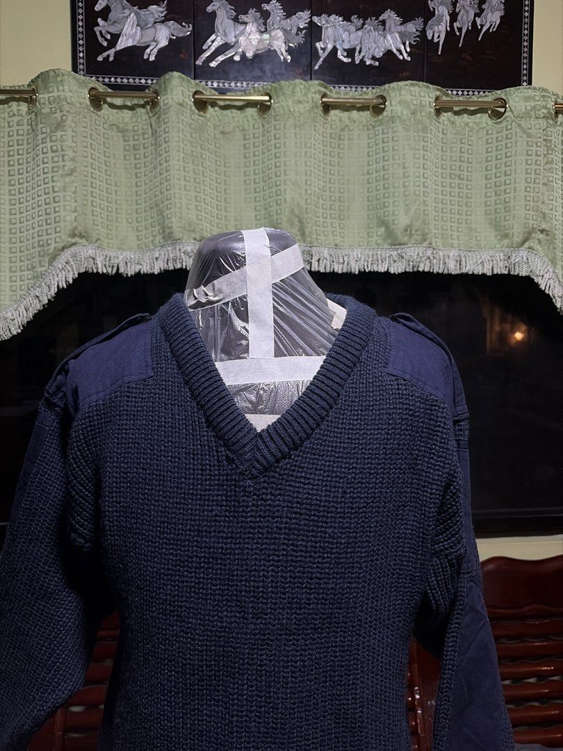 Navy Blue V-Neck Sweater (Category: Coats, Jackets and Outerwear) located in Makati City. Submitted by secondselection (Listing ID 1430141354, Image 1). Description: W 22in L 25.5in.