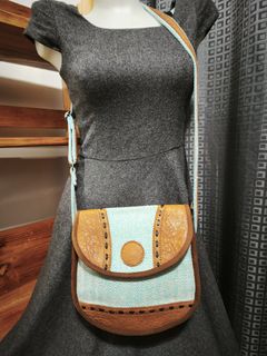 (Category: ) located in . Submitted by queenlyne_vintage_rare_finds (Listing ID 1430032821, Image 1). Description: .