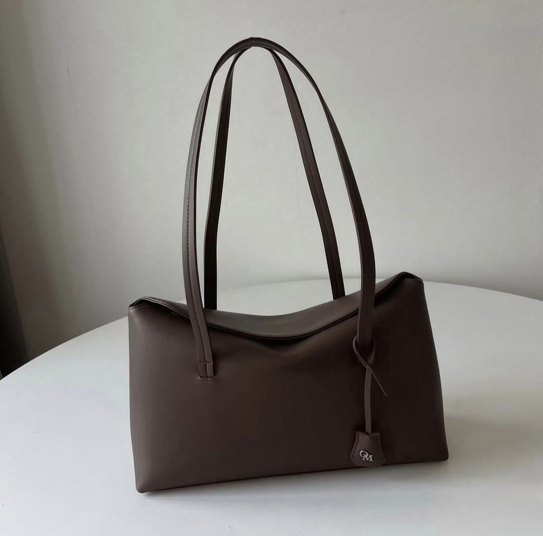 Niki (Medium) (Category: Shoulder Bags) located in Las Pinas. Submitted by ktcuartina (Listing ID 1430042517, Image 1). Description: too big for me. still comes with the original packaging. calfskin leather. magnetic closure. kasya long folder and tablet. .