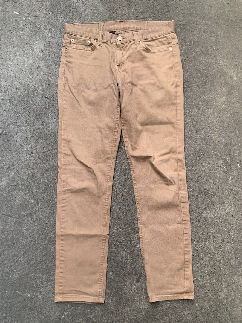 Number Nine - Khaki Chino Pants (Category: Chinos) located in Quezon City. Submitted by madta.ph (Listing ID 1430122671, Image 1). Description: Size 2 32 waistline 38.5 length 28 inseam 6 leg opening No flaws No stains No issues.