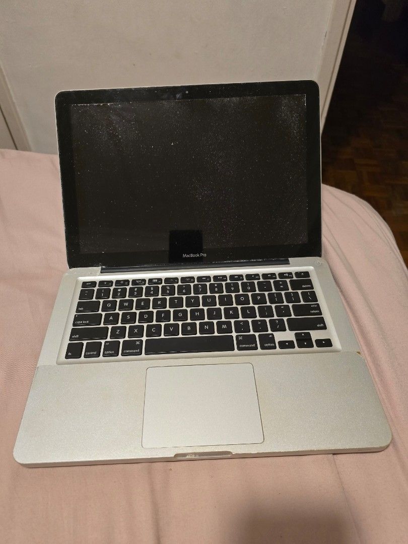 Old MacBook Pro420613750879037440