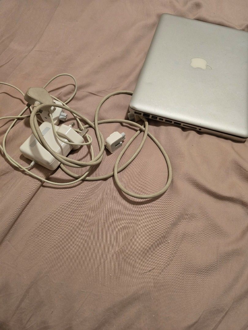 Old MacBook Pro420613750879037442