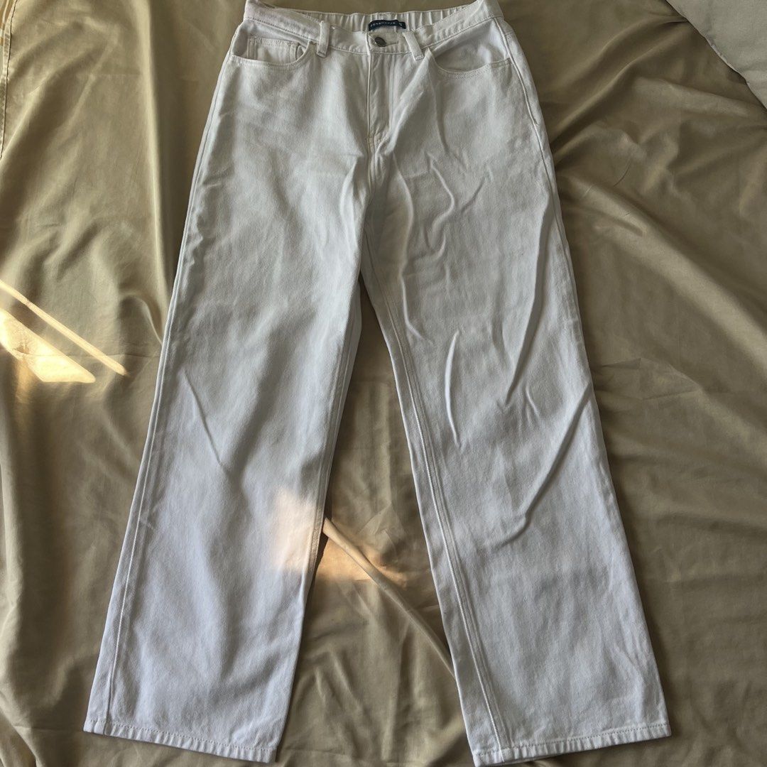 Penshoppe White Jeans straight pants (Category: Jeans) located in San Juan City. Submitted by 1104basics (Listing ID 1430070184, Image 1). Description: White jeans from Penshoppe, size S. Features a button closure and pockets. The jeans have a straight leg fit. There are some minor stains on the jeans see last 2 photos (not noticeable so tiny) Fits size 26-28 Straight cut .