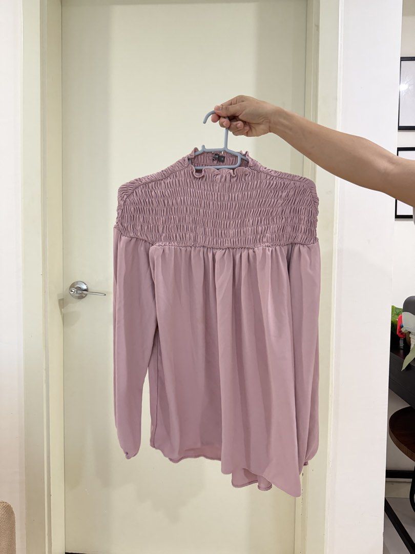 Poplook Top (Category: Blouses) located in Johor Bahru. Submitted by onlygoodstuff_n (Listing ID 1430079110, Image 2). Description: Jarang pakai so nak let go. Size XS. .