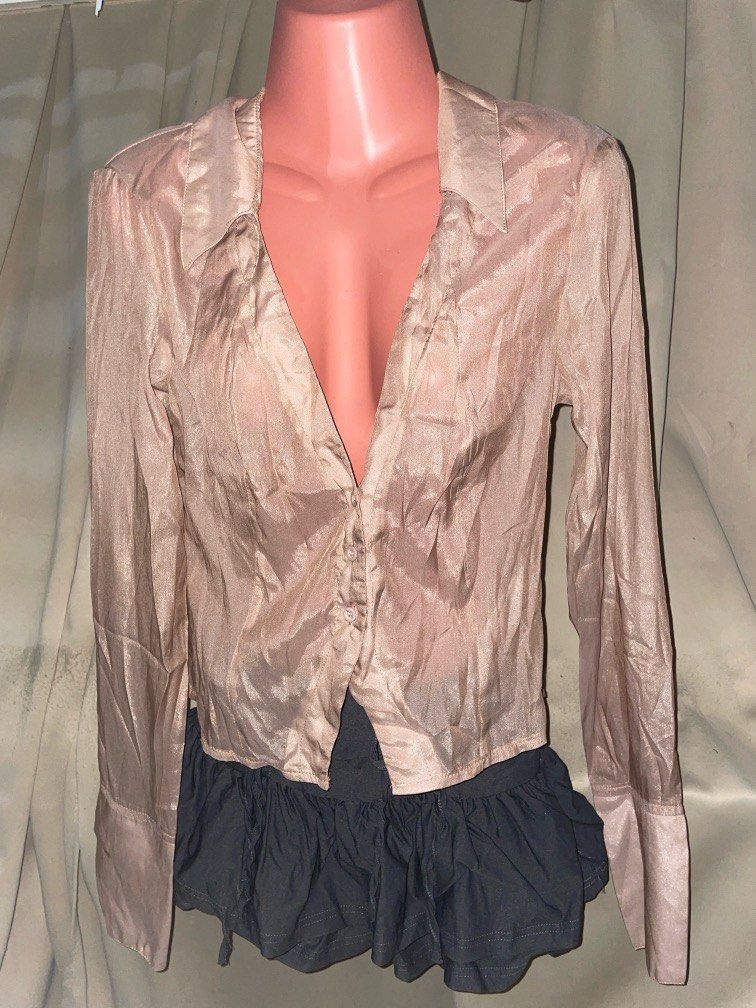 Pretty little things sheer longsleeve top (Category: Longsleeves) located in Dinalupihan. Submitted by closetbymint (Listing ID 1430046234, Image 1). Description: Sale sale sale No when worn No low balling No rush shipping .