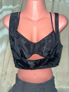 (Category: ) located in . Submitted by closetbymint (Listing ID 1430046743, Image 1). Description: .