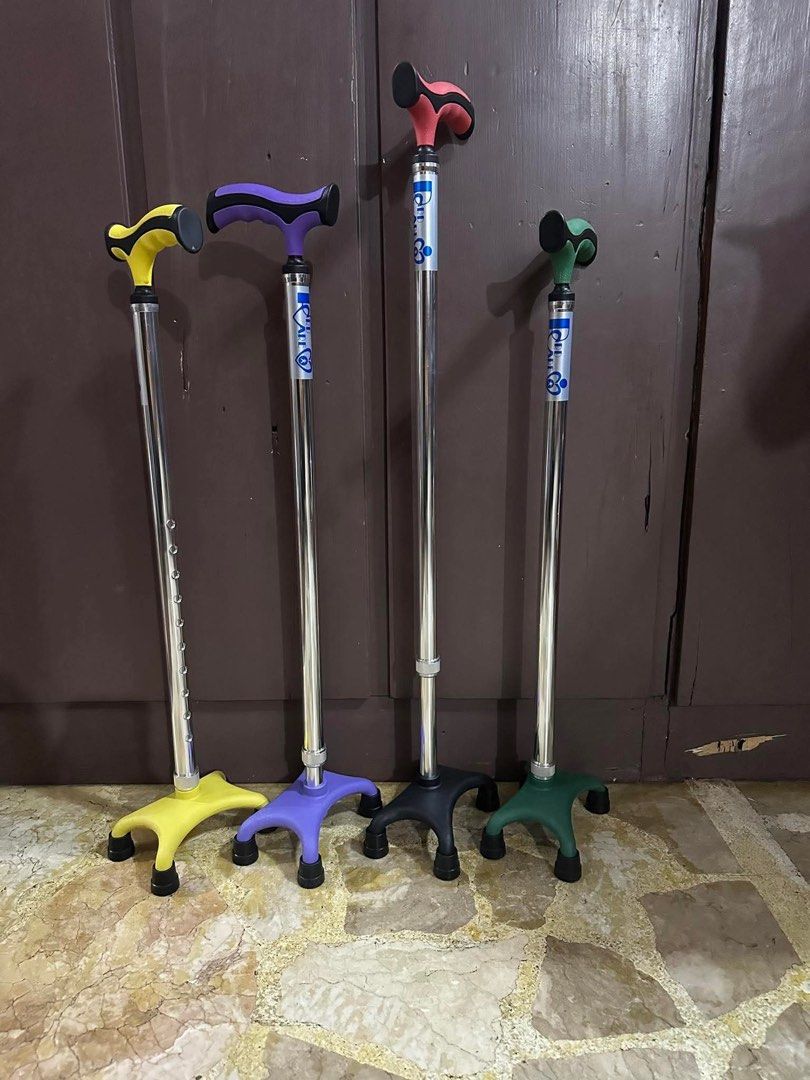 quadcane ultralight (Category: Medical Supplies & Tools) located in Manila. Submitted by yolitacado18248 (Listing ID 1430101257, Image 1). Description: .