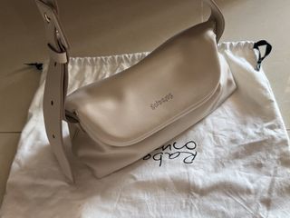 (Category: ) located in . Submitted by preloved-relove (Listing ID 1430059401, Image 1). Description: .