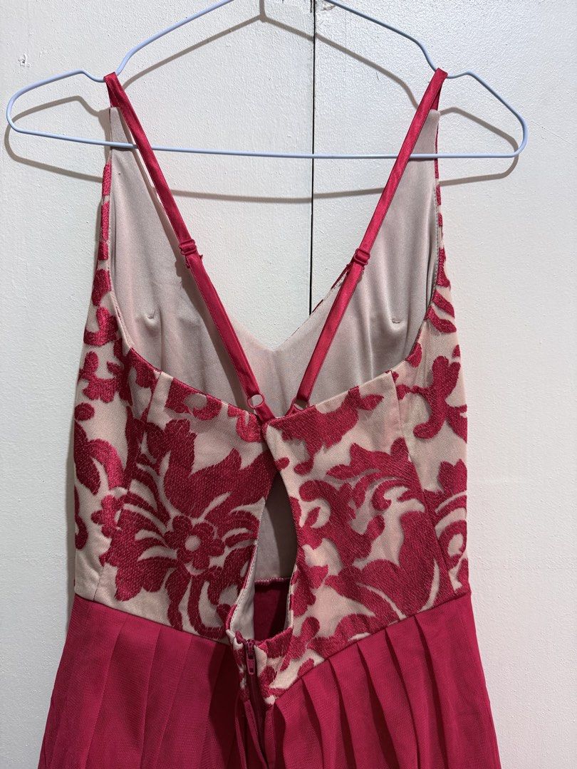 Red Embroidered Dress (Category: Dresses) located in Quezon City. Submitted by elleshops (Listing ID 1430069148, Image 3). Description: Size 7 With breast padding.