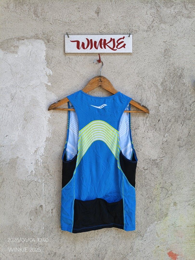 Saucony Triathlon Vest - Mens Medium (Category: Activewear) located in Buenavista. Submitted by lairdmixitems (Listing ID 1430214255, Image 2). Description: SAUCONY TRIATHLON RACE VEST WITH 2 BACK POCKETS MENS MEDIUM LIKE NEW CONDITION NO ISSUE.