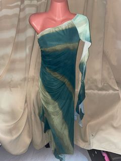 (Category: ) located in . Submitted by closetbymint (Listing ID 1430042502, Image 1). Description: .
