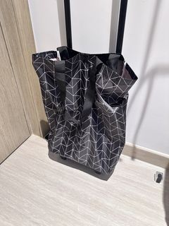 （分類：）位於 。 由 ivy.sh 提交（商品編號 1430057311，圖片 1）。簡介： 。