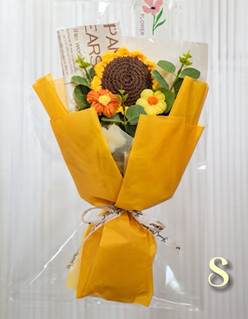 SP Graduation Gown & Bouquet Rental, Women's Fashion, Coats, Jackets ...