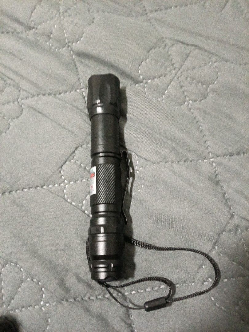 Strong laser pointer (Category: Projectors) located in Singapore. Submitted by cihong354 (Listing ID 1430031975, Image 1). Description: - Strong laser pointer - Sleek design - Easy to handle - Ready to use bought this for $125 dollars now I don't need this so I'm letting go for cheaper .