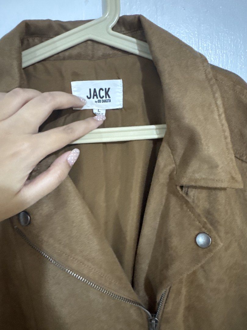 Suede Jacket (Category: Coats, Jackets and Outerwear) located in Los Banos. Submitted by declutterbycee (Listing ID 1430116953, Image 2). Description: .