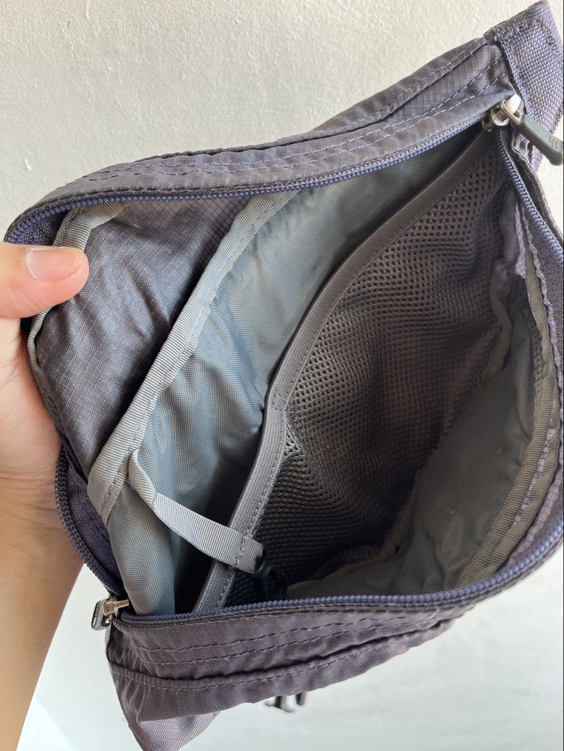 The North Face Waist Bag (Category: Belt bags, Clutches and Pouches) located in Valenzuela. Submitted by jffrymnd (Listing ID 1430070139, Image 3). Description: Lightly used TNF waist bag Seldom used Bought from TNF Japan RFS-Decluttering .