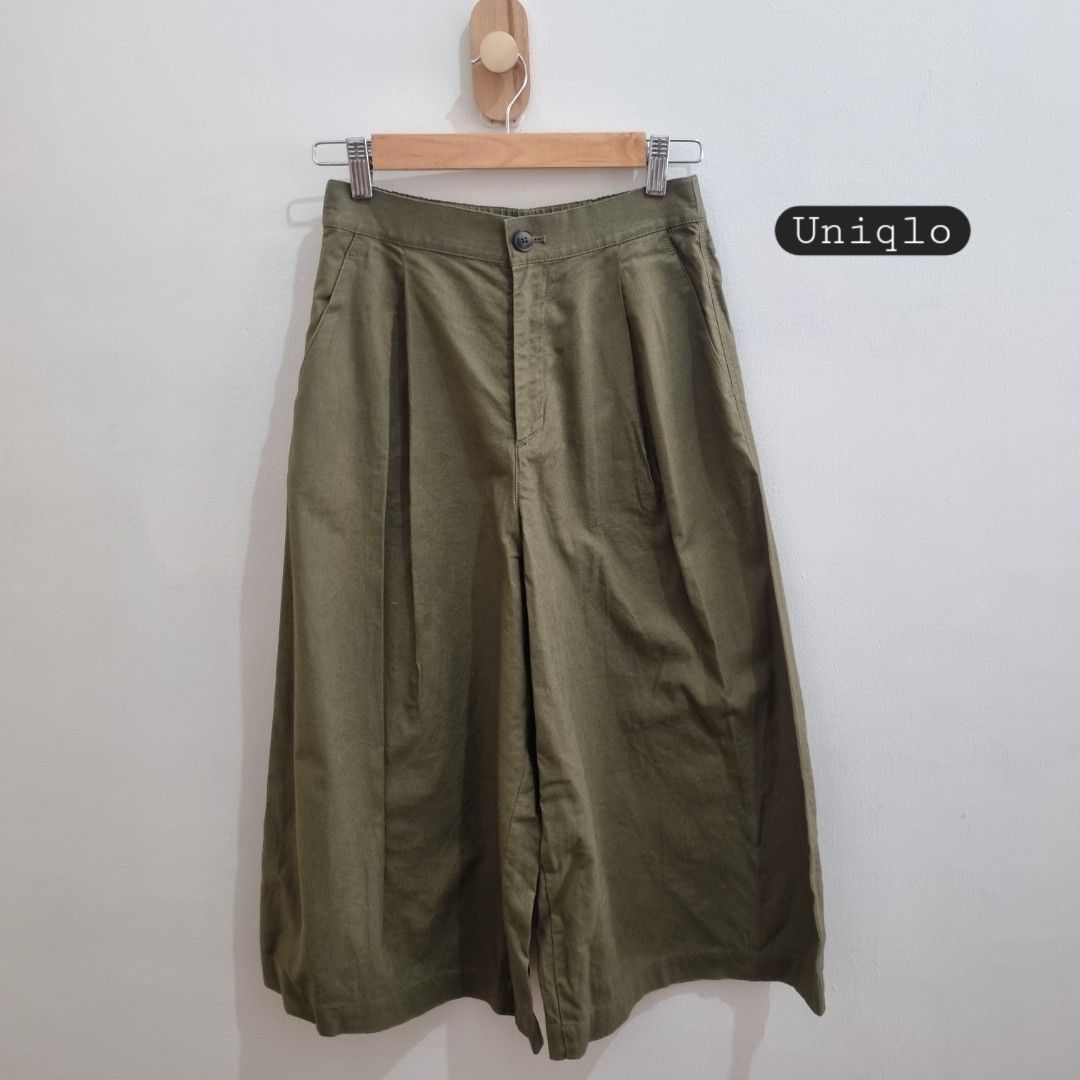 Uniqlo Culottes - Olive Green (Category: Other Bottoms) located in Manila. Submitted by hellostreetmarket_ (Listing ID 1430038963, Image 1). Description: Decluttering. Lowballers won't be entertained..