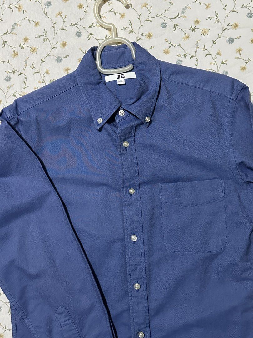 Uniqlo Oxford Button-Down Shirt (Category: Tshirts & Polo Shirts ) located in Manila. Submitted by p2129_ (Listing ID 1430074838, Image 2). Description: Uniqlo longsleeves blue Small Pit to pit: 18.5 inches Length: front 28 back 28.5 inches Buttons are complete #uniqlo #h&m #zara #longsleeves.
