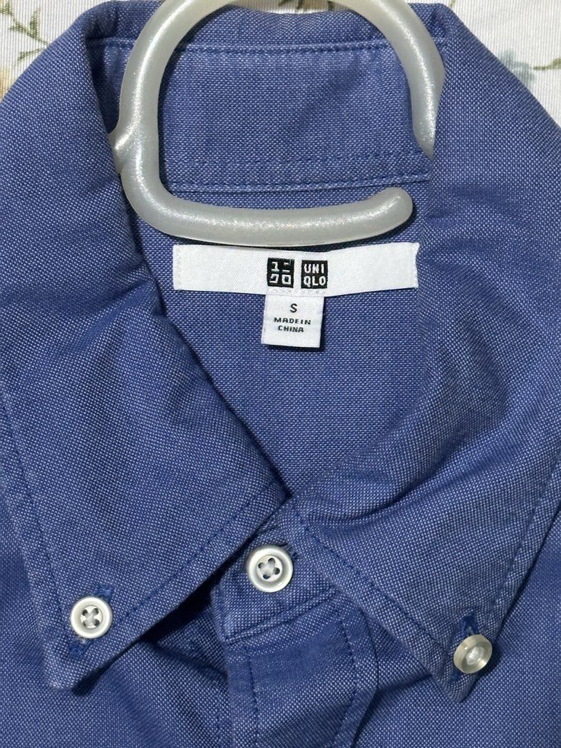 Uniqlo Oxford Button-Down Shirt (Category: Tshirts & Polo Shirts ) located in Manila. Submitted by p2129_ (Listing ID 1430074838, Image 3). Description: Uniqlo longsleeves blue Small Pit to pit: 18.5 inches Length: front 28 back 28.5 inches Buttons are complete #uniqlo #h&m #zara #longsleeves.