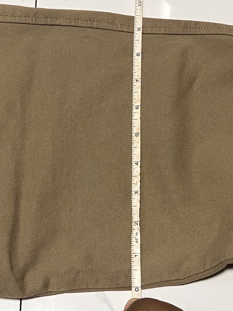 Uniqlo XL Brown Pants (Category: Joggers) located in Quezon City. Submitted by rappiboi (Listing ID 1430168754, Image 2). Description: .