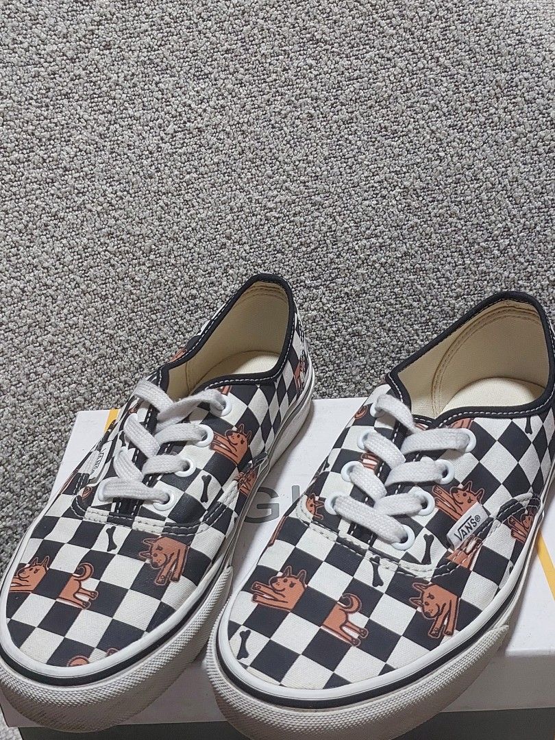 Vans Checkerboard Dog Print Sneakers (Category: Sneakers) located in Malabon City. Submitted by ynaboomboom (Listing ID 1430031010, Image 2). Description: VANS size 6.5 US used few times only veey good condition needs cleaning (nakastock na lang) 📍 Malabon delivery via lalamove/grab c/o buyer.