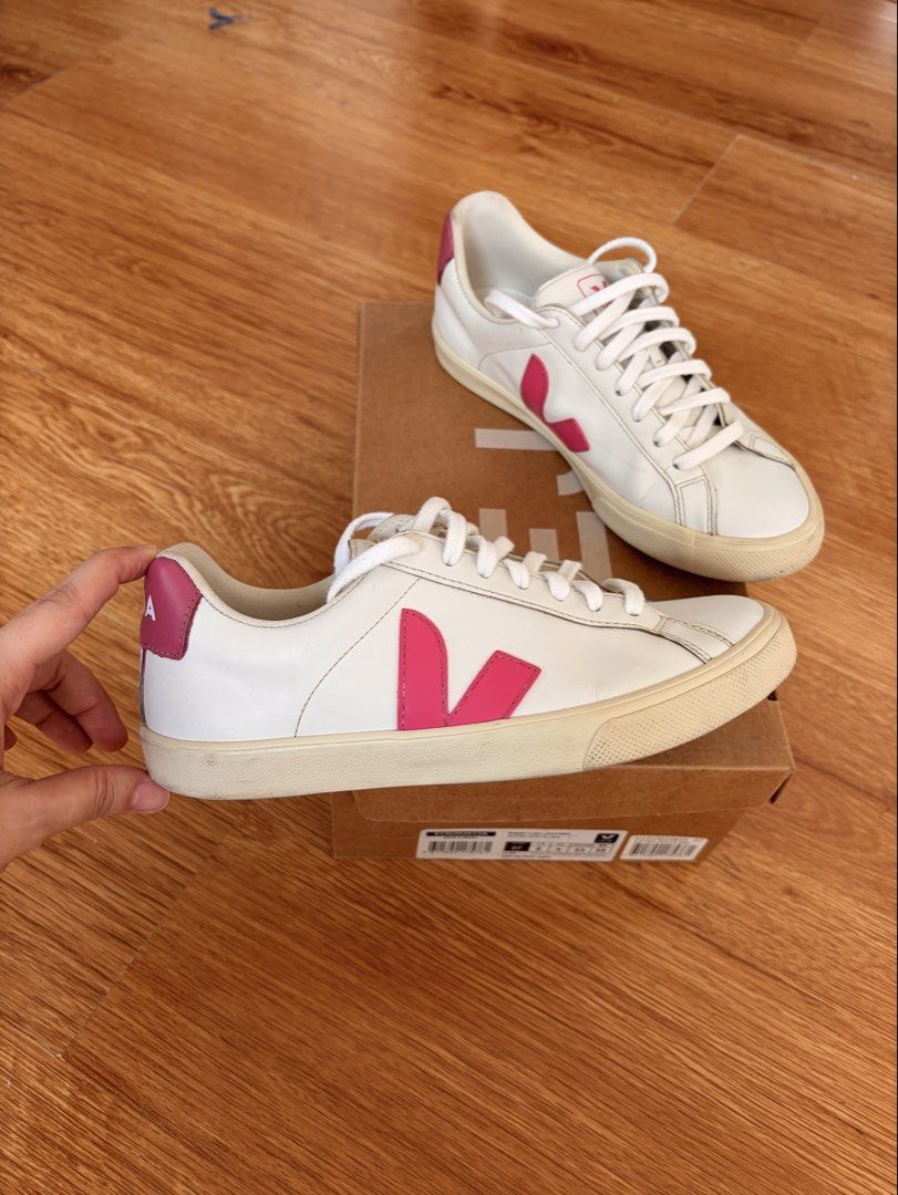 Veja Esplar Logo Leather Sneakers (Category: Sneakers) located in Taguig. Submitted by addds (Listing ID 1430104895, Image 2). Description: Original Veja For Sale Size 37 RFS not using anymore.