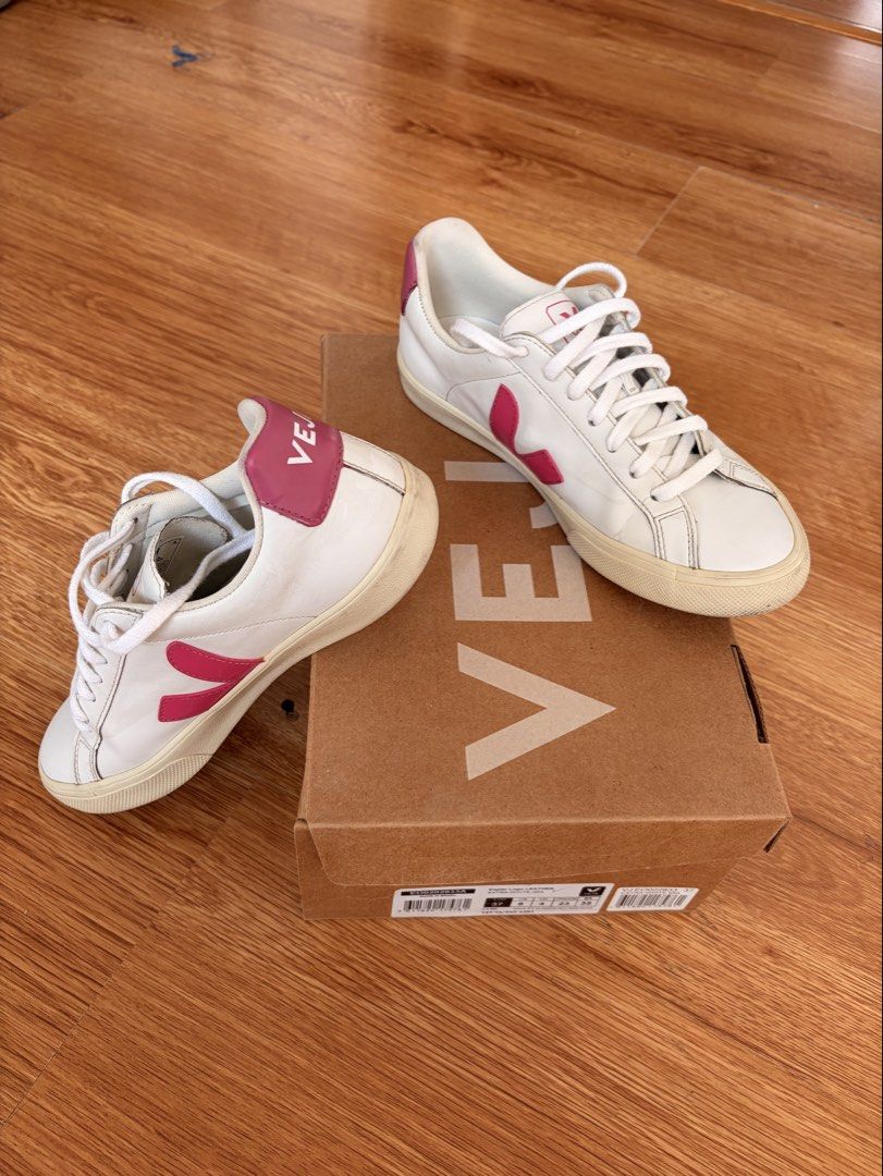 Veja Esplar Logo Leather Sneakers (Category: Sneakers) located in Taguig. Submitted by addds (Listing ID 1430104895, Image 3). Description: Original Veja For Sale Size 37 RFS not using anymore.