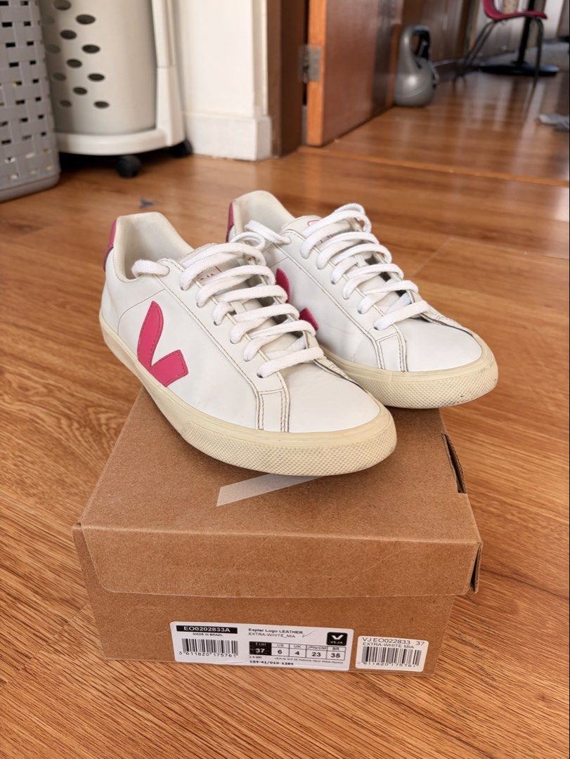 Veja Esplar Logo Leather Sneakers (Category: Sneakers) located in Taguig. Submitted by addds (Listing ID 1430104895, Image 1). Description: Original Veja For Sale Size 37 RFS not using anymore.