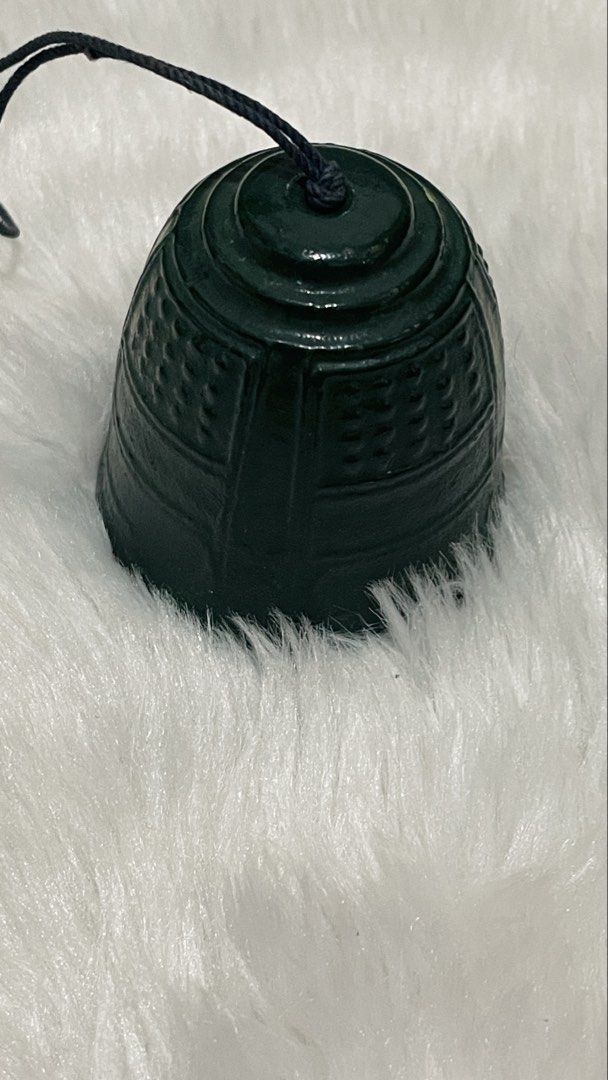 Vintage Green Bell /Wind Chime (Category: Vintage Collectibles) located in Quezon City. Submitted by sissymissy1527 (Listing ID 1430156631, Image 3). Description: .