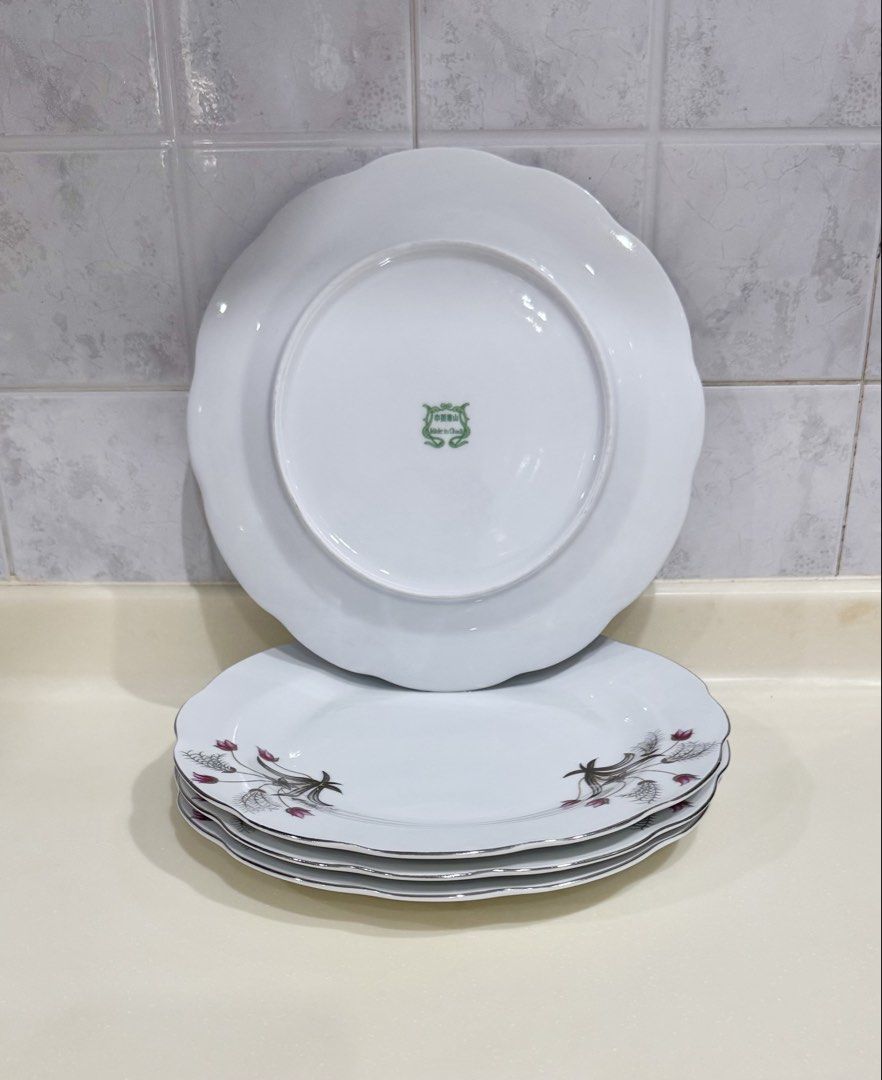 Vintage White Porcelain Plates (4pcs)446014091345285121