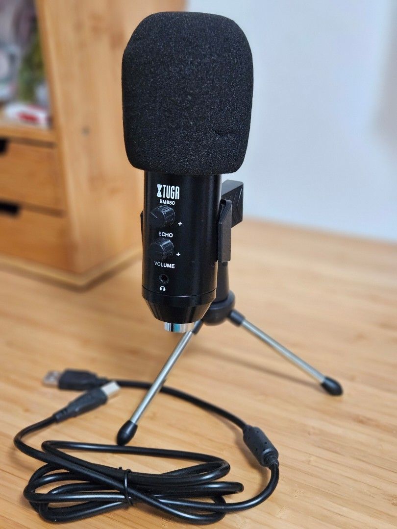 X-Tuga USB Microphone with Adjustable Stand