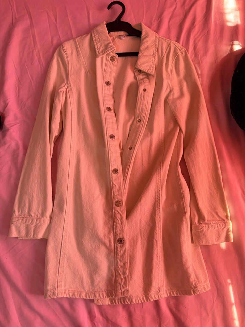 Zara Offwhite Denim Longsleeves / Coat (Category: Coats, Jackets and Outerwear) located in Marikina City. Submitted by stitchmoodstudio (Listing ID 1430107896, Image 1). Description: .