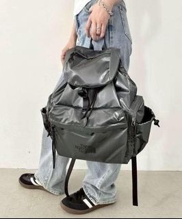 (Category: ) located in . Submitted by fashion.luxe (Listing ID 1430230601, Image 1). Description: .