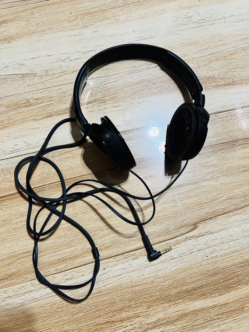 Affordable Sony MDR-ZX310AP wired 😍👌 Needs foam replacement (Category: Headphones & Headsets) located in Malolos. Submitted by afford.japan (Listing ID 1430366534, Image 1). Description: .