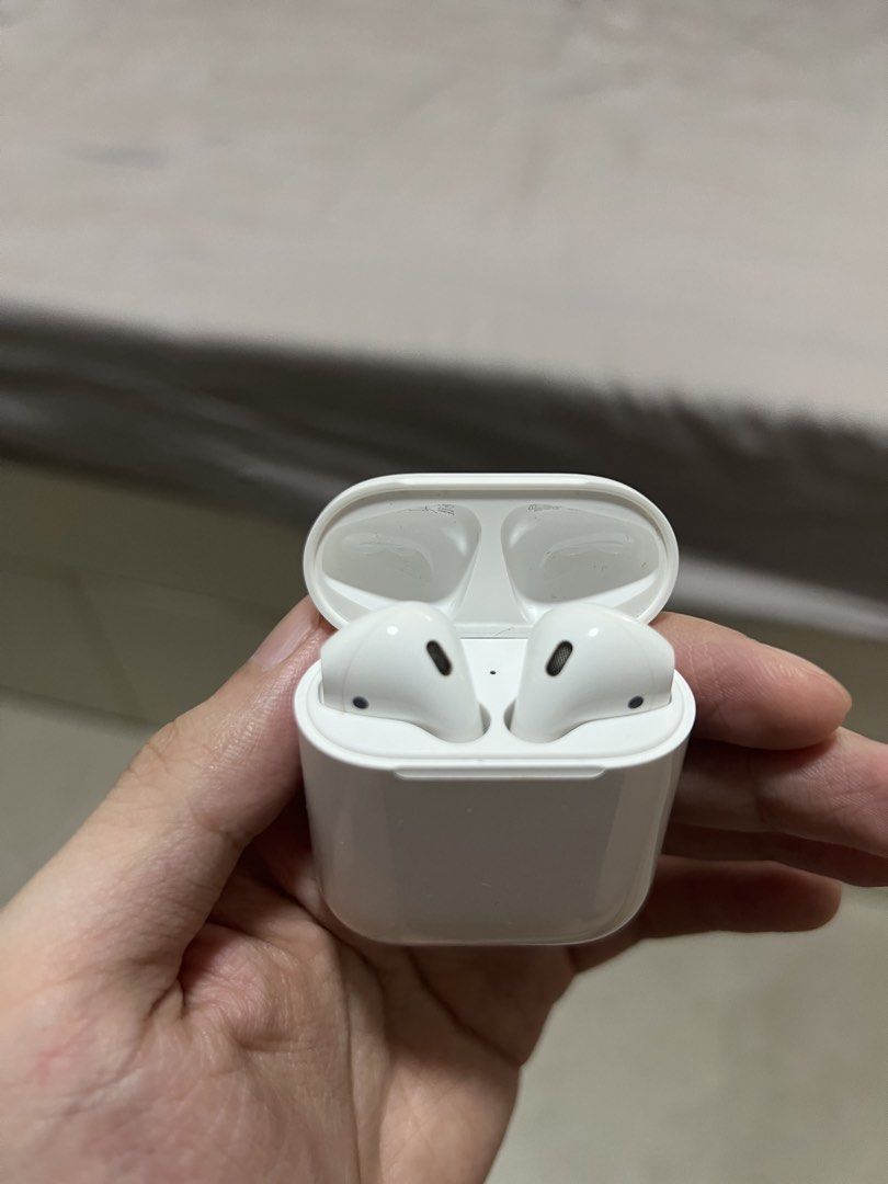 AirPods