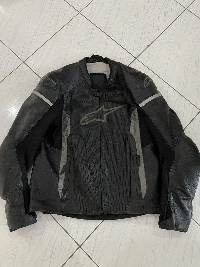 Alpinestars Leather Motorcycle Jacket (Category: Coats, Jackets and Outerwear) located in Manila. Submitted by tmark89915 (Listing ID 1430373333, Image 1). Description: size XL no issue rfs:change plan meet up sm fairview .