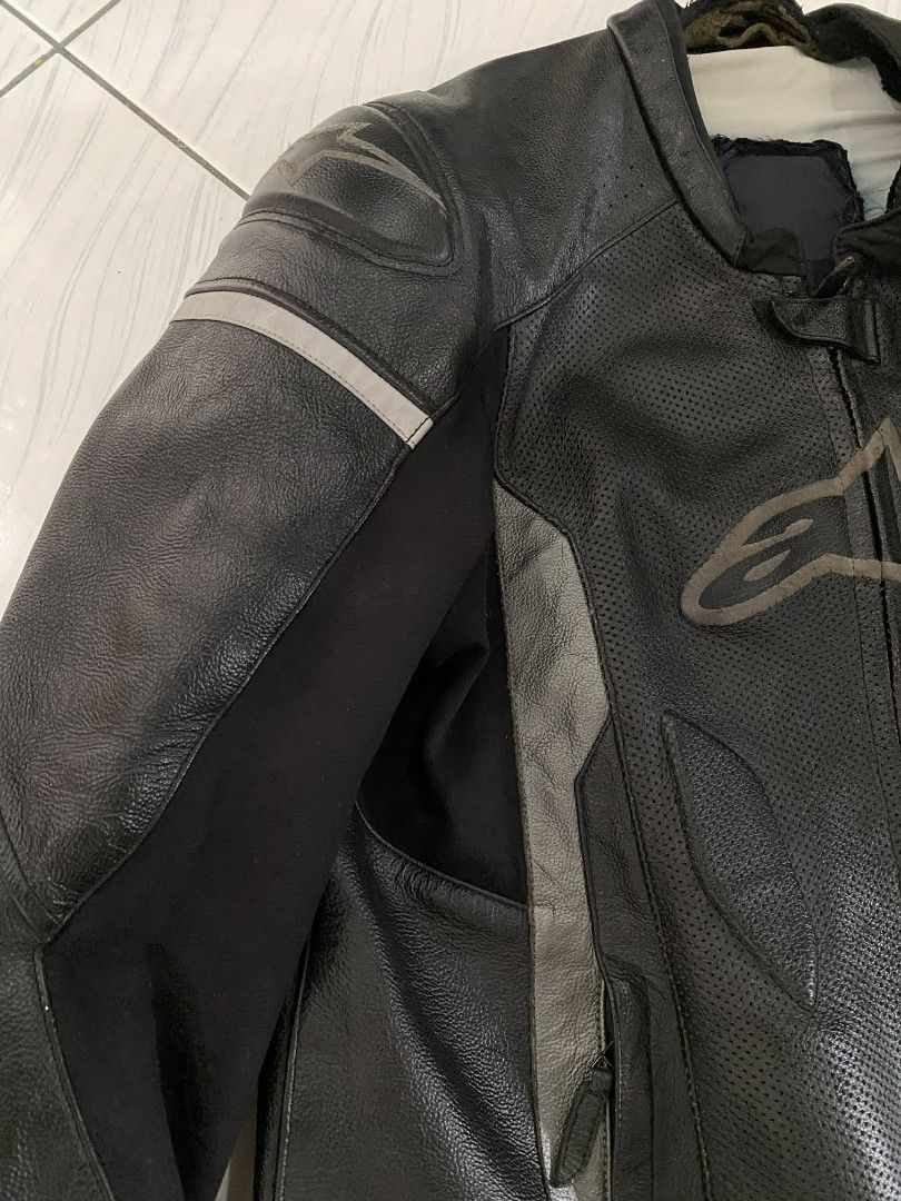 Alpinestars Leather Motorcycle Jacket (Category: Coats, Jackets and Outerwear) located in Manila. Submitted by tmark89915 (Listing ID 1430373333, Image 3). Description: size XL no issue rfs:change plan meet up sm fairview .