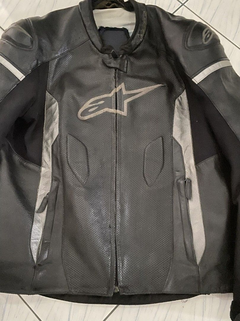 Alpinestars Leather Motorcycle Jacket (Category: Coats, Jackets and Outerwear) located in Manila. Submitted by tmark89915 (Listing ID 1430373333, Image 2). Description: size XL no issue rfs:change plan meet up sm fairview .