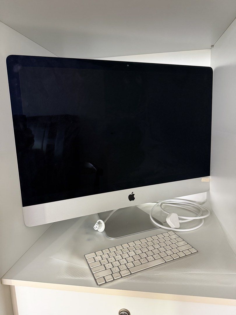 Apple iMac Desktop Computer419584053787371520