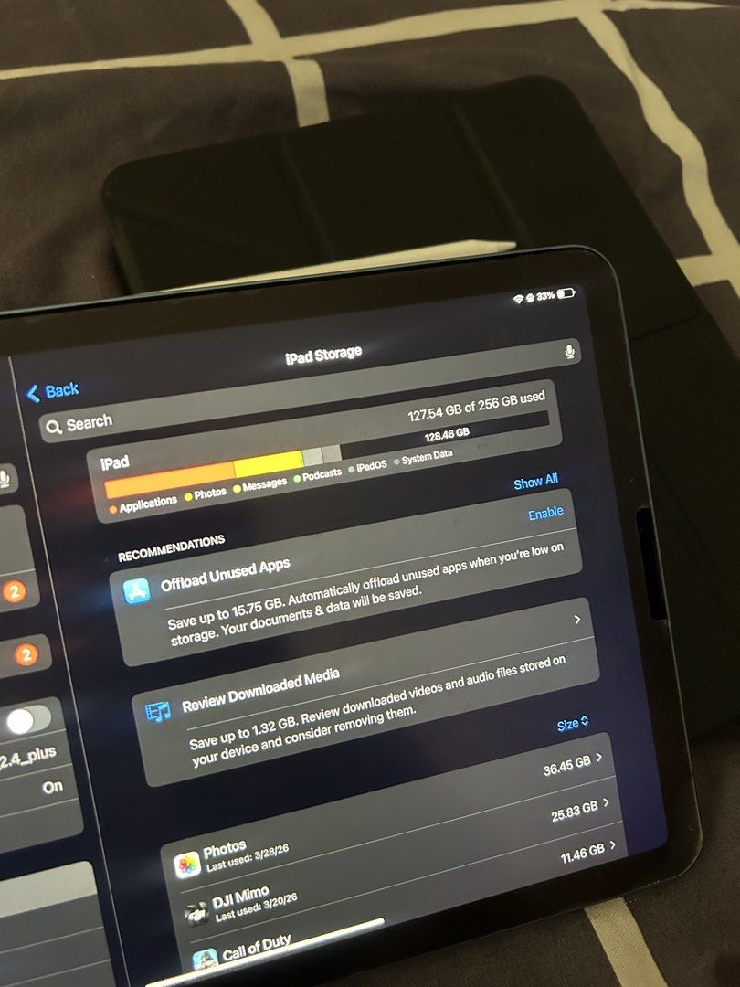 Apple Ipad Air 5th Gen 256 GB (Category: iPad) located in Manila. Submitted by ysabelbaes (Listing ID 1430294516, Image 3). Description: Personal use im very careful with my gadgets so rest assured it’s in good condition with free pencil and case .