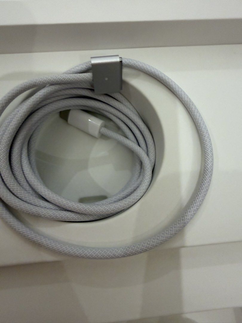 Brad new Apple MacBook Pro 14-inch M5 Chip - Silver420594502662236169