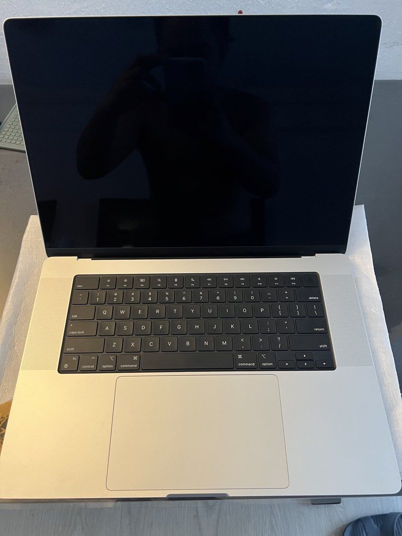 Apple MacBook Pro 16" M1 2021 / 512GB420592902975662081